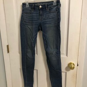 american eagle light wash jeans